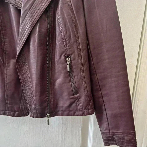 Ricki’s Faux Leather Jacket Moto Biker Vegan Burgundy Oxblood Plum Maroon Size 4 - Picture 7 of 15